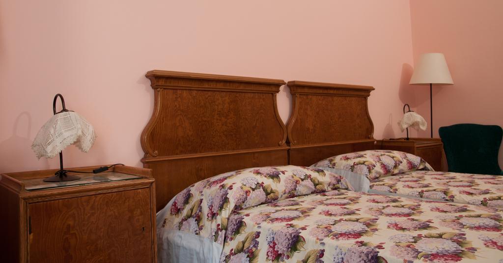 Bed and Breakfast Le Ortensie Di Via Rossetti Terst Exteriér fotografie